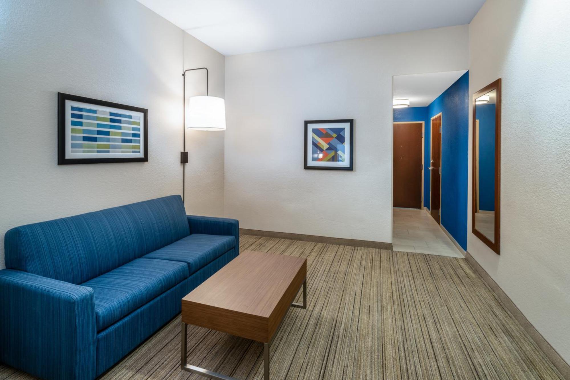 Holiday Inn Express Hotel & Suites Talladega By Ihg Exterior foto